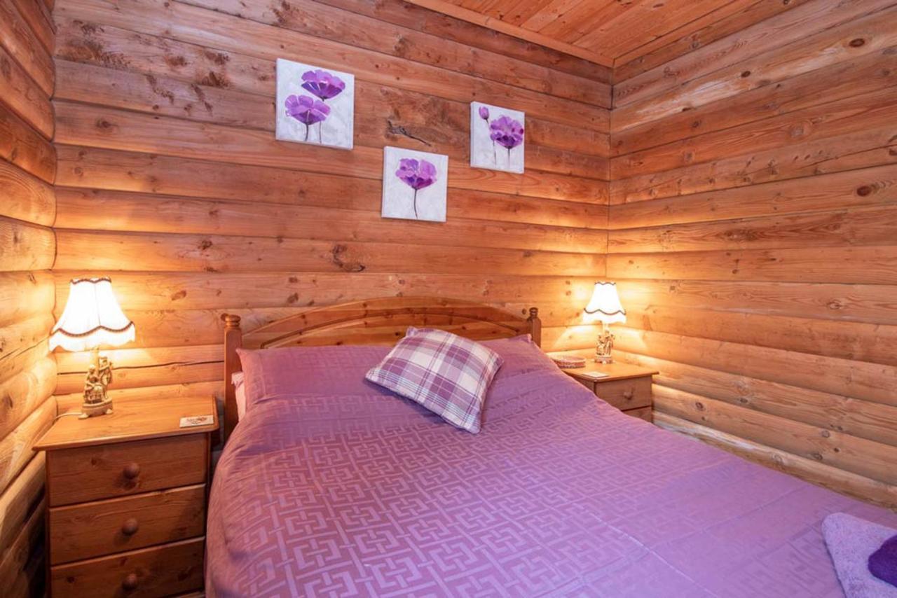 Chalet Broc Log Cabin *