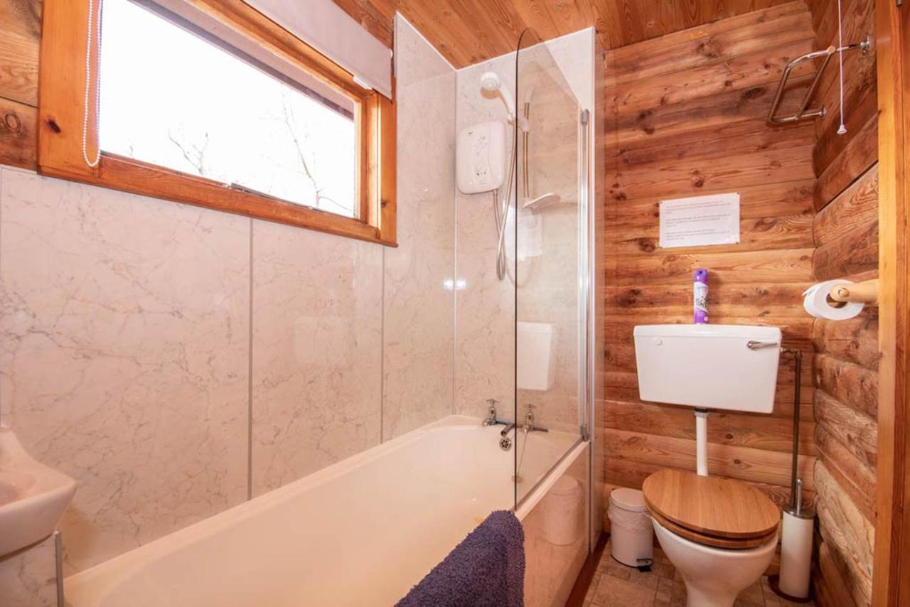 Broc Log Cabin * Inverness
